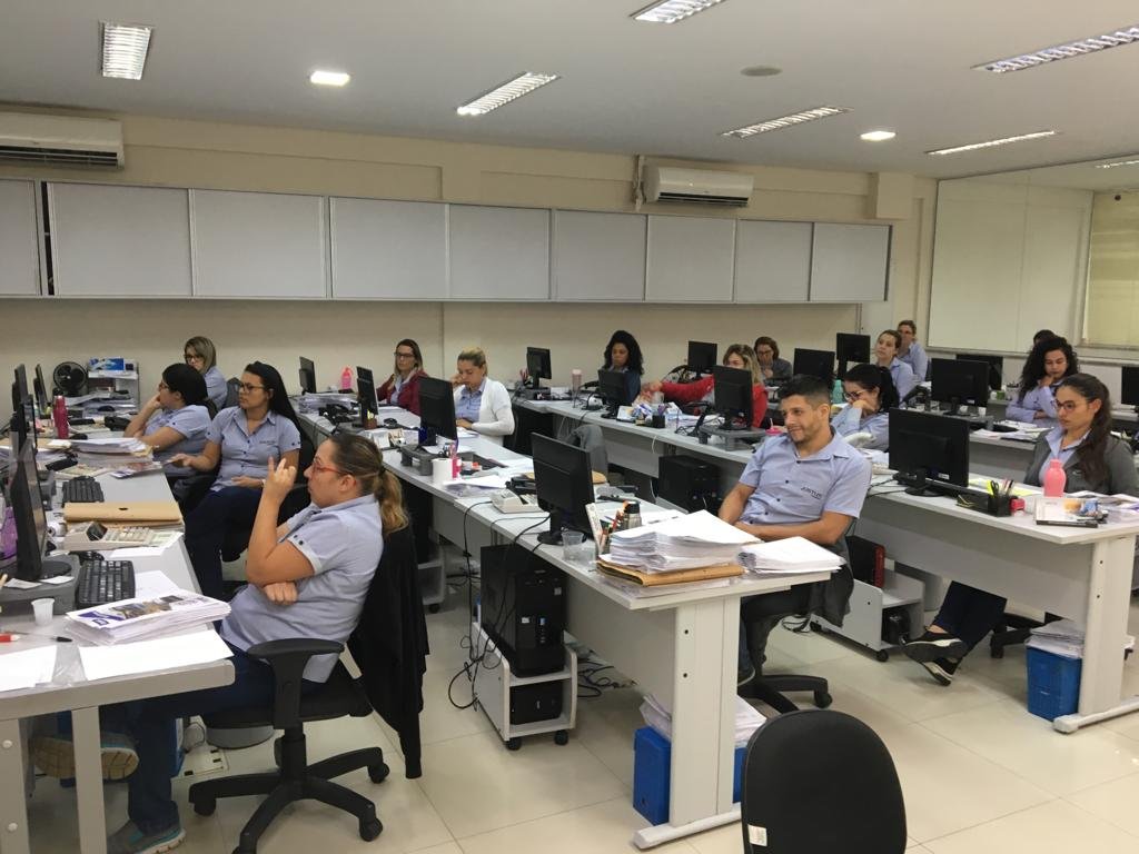 SEAAC fala para trabalhadores da Justus Contabilidade de Indaiatuba sobre direitos e importância do Sindicato